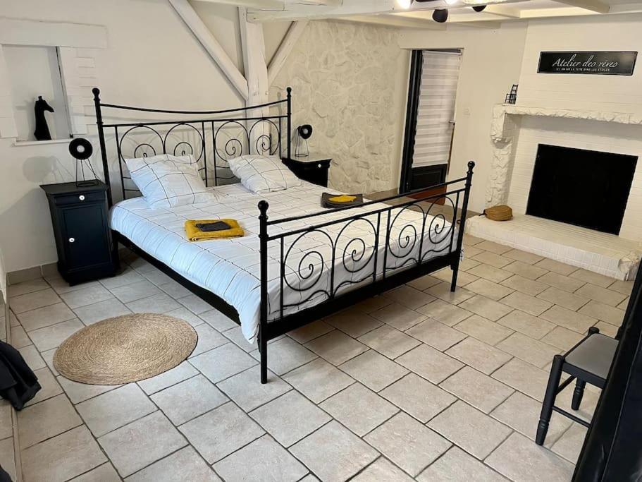 Dole : L Atelier Des Reves Apartment Exterior foto