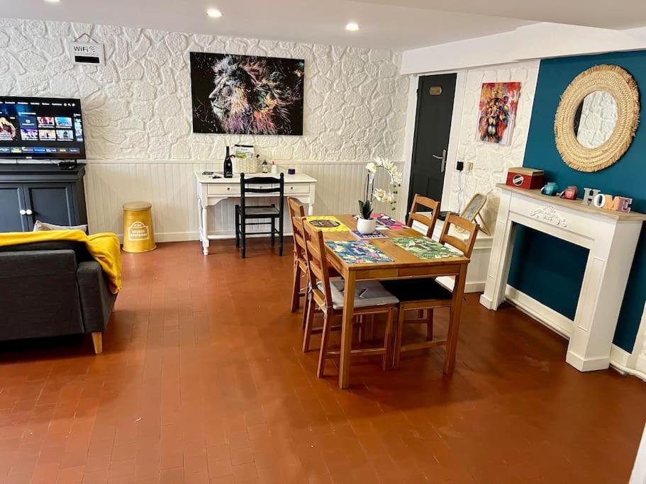 Dole : L Atelier Des Reves Apartment Exterior foto