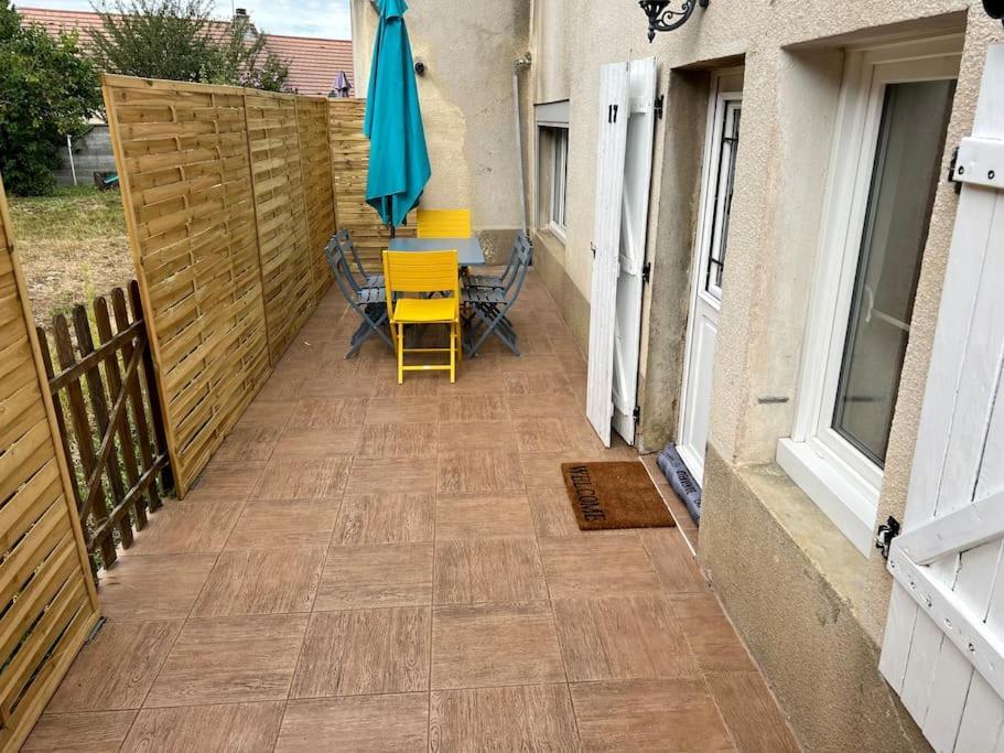 Dole : L Atelier Des Reves Apartment Exterior foto