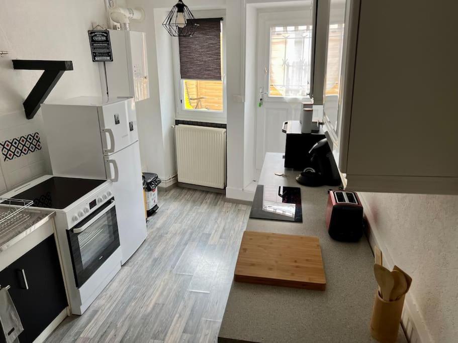 Dole : L Atelier Des Reves Apartment Exterior foto